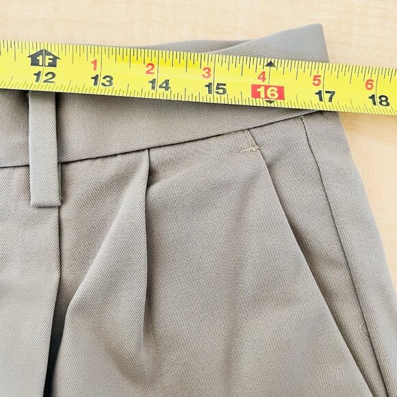 Dockers D4 Men's Khaki Pants Size 34x30 Classic Pleated Front Straight Mid Rise - Picture 8 of 11